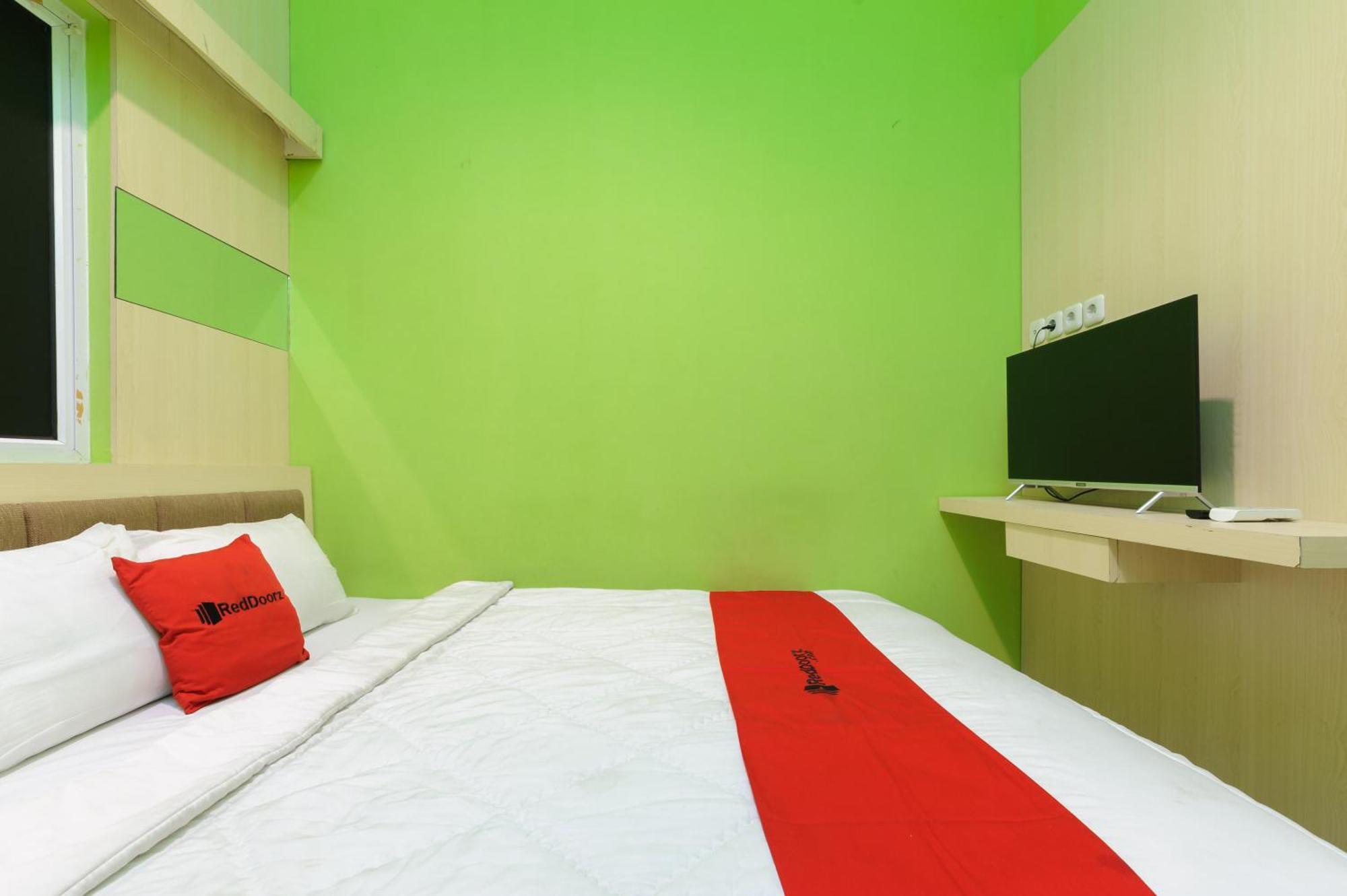 Reddoorz Near Stasiun Palmerah Hotel 3*