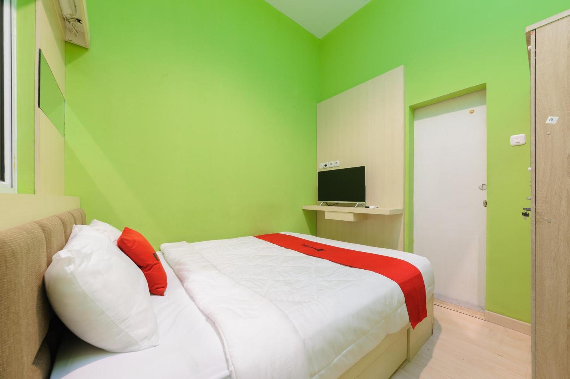 Reddoorz Near Stasiun Palmerah 3*